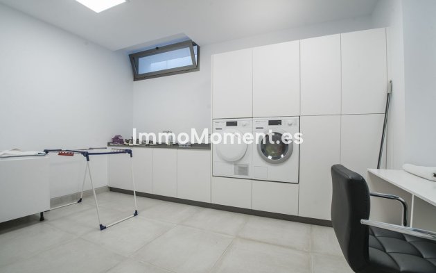 Resale - Villa - Benahavís - Benahavís Centro