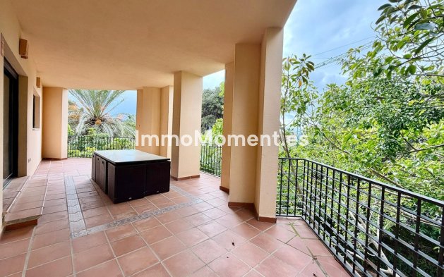 Resale - Apartment - Marbella - Puerto Banús