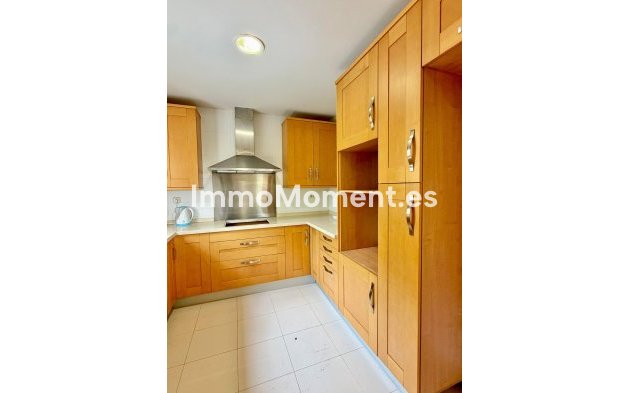 Resale - Apartment - Marbella - Puerto Banús