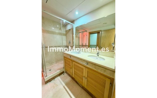 Resale - Apartment - Marbella - Puerto Banús