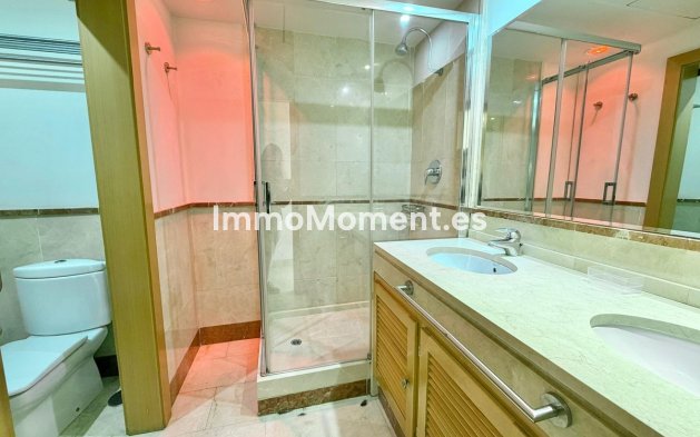 Resale - Apartment - Marbella - Puerto Banús