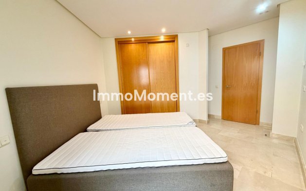 Resale - Apartment - Marbella - Puerto Banús