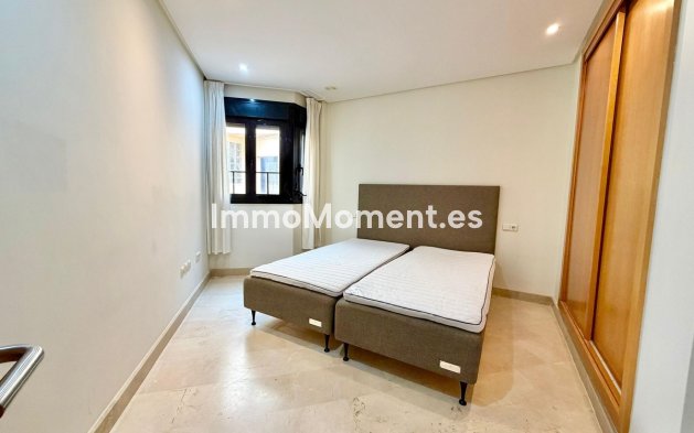 Resale - Apartment - Marbella - Puerto Banús