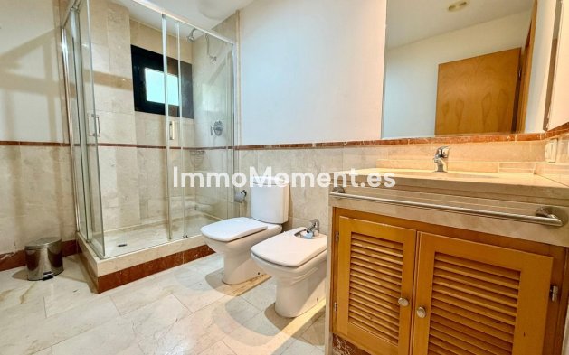 Resale - Apartment - Marbella - Puerto Banús