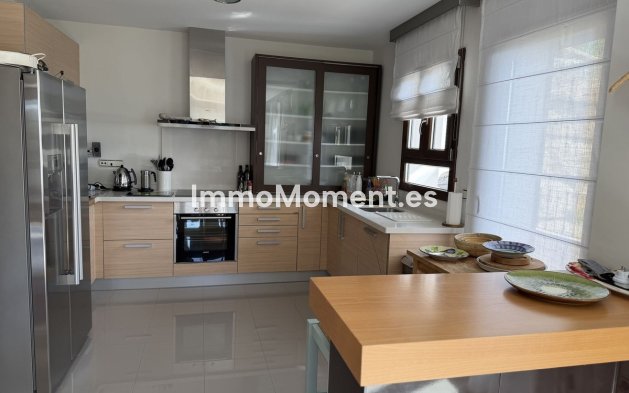 Resale - Villa - Benahavís - Benahavís Centro