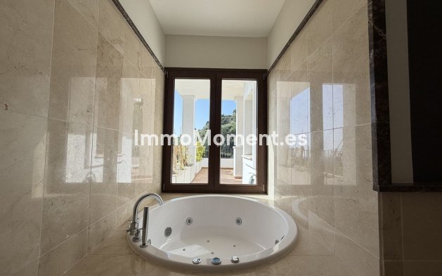 Resale - Villa - Benahavís - Benahavís Centro