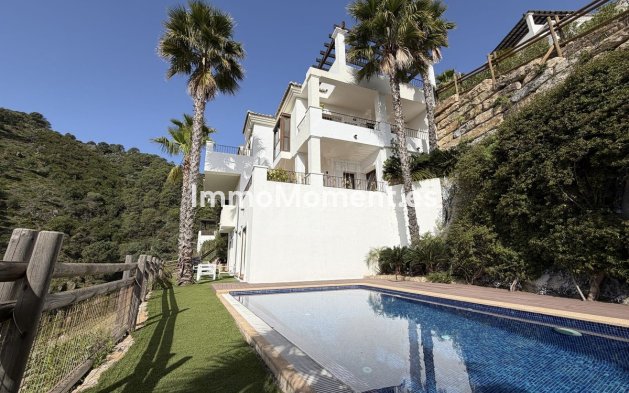 Resale - Villa - Benahavís - Benahavís Centro