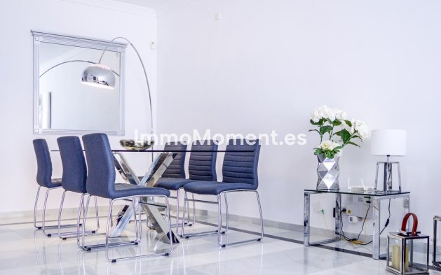 Resale - Apartment - Marbella - Puerto Banús