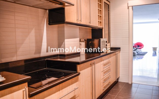 Resale - Apartment - Marbella - Puerto Banús