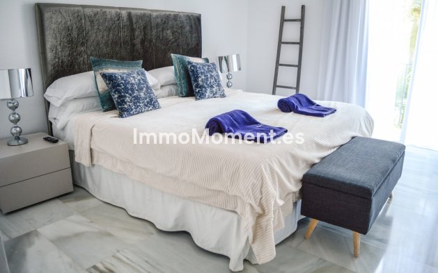 Resale - Apartment - Marbella - Puerto Banús