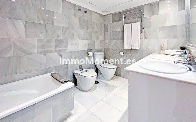 Resale - Apartment - Marbella - Puerto Banús