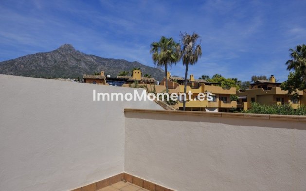 Bestaande woning - Geschakelde woning - Marbella - Nagüeles