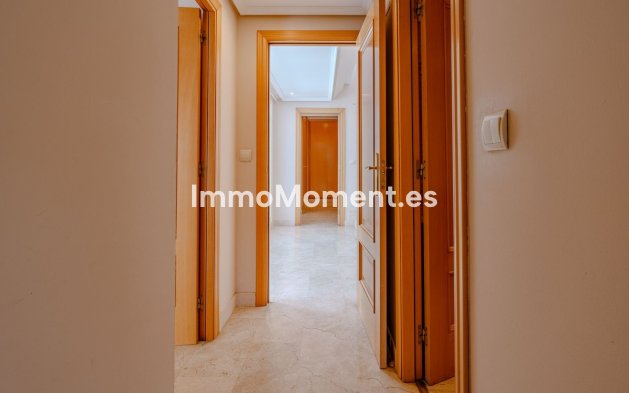 Wiederverkauf - Villa - Estepona  - New Golden Mile