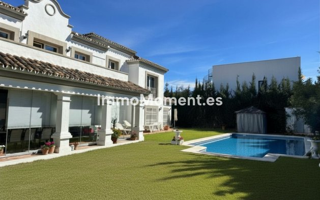Bestaande woning - Villa - Estepona  - Estepona Centro