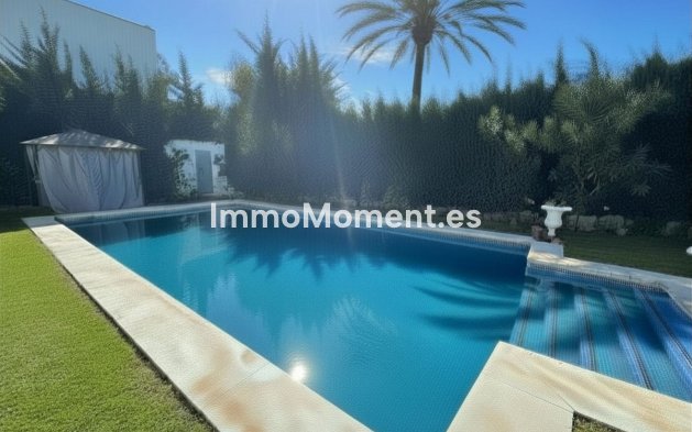 Bestaande woning - Villa - Estepona  - Estepona Centro