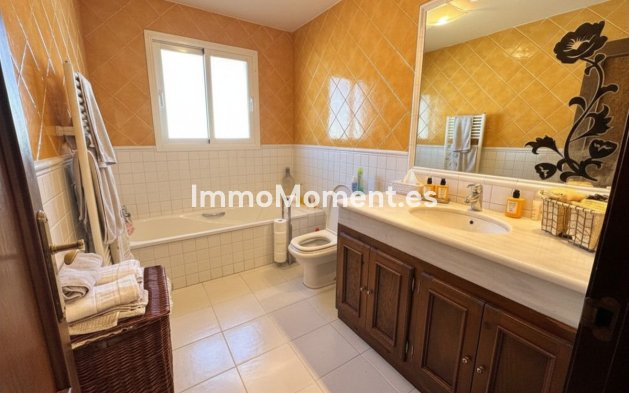 Bestaande woning - Villa - Estepona  - Estepona Centro