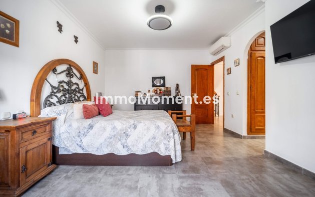 Bestaande woning - Villa - Estepona  - Estepona Centro