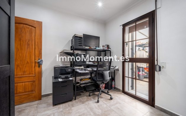 Bestaande woning - Villa - Estepona  - Estepona Centro