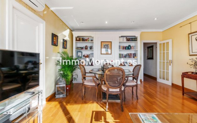 Resale - Apartment - Torrevieja - Torrevieja Centro