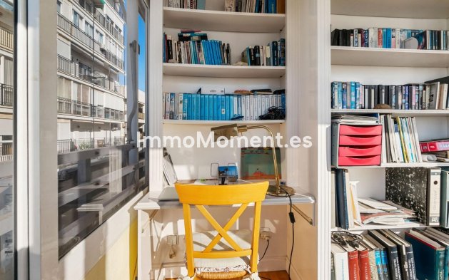 Resale - Apartment - Torrevieja - Torrevieja Centro