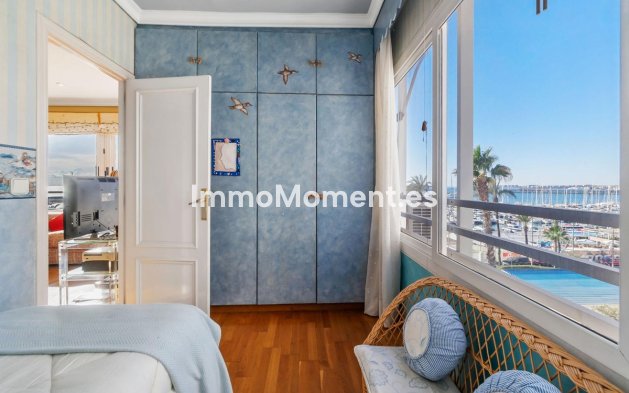 Resale - Apartment - Torrevieja - Torrevieja Centro