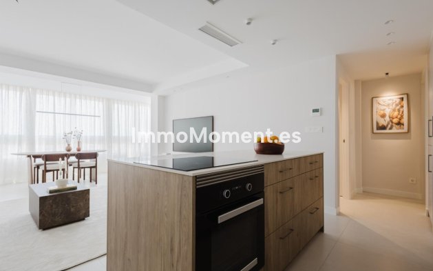 Resale - Apartment - Torrevieja - Torrevieja Centro