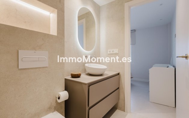 Resale - Apartment - Torrevieja - Torrevieja Centro