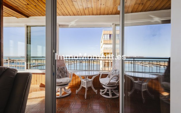 Resale - Apartment - Torrevieja - Torrevieja Centro