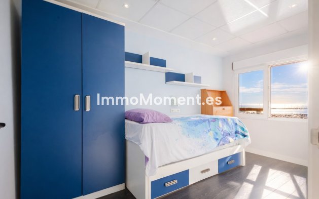 Resale - Apartment - Torrevieja - Torrevieja Centro