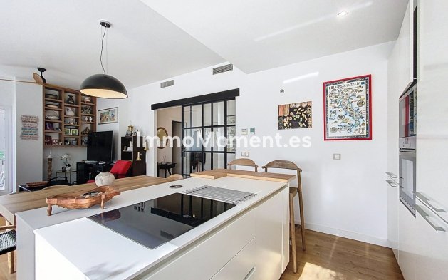 Resale - Apartment - Estepona - Estepona Centro