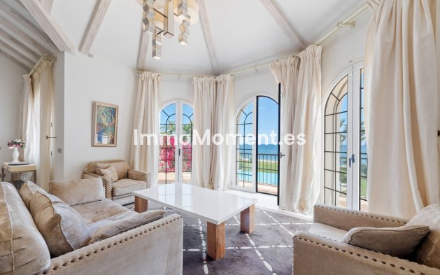 Resale - Villa - Estepona - Estepona Centro