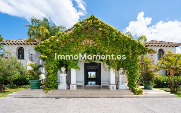 Resale - Villa - Estepona - Estepona Centro