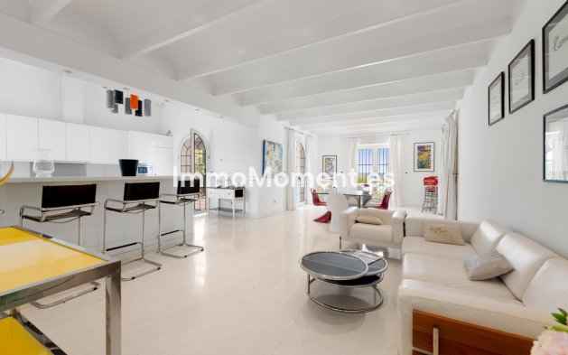 Resale - Villa - Estepona - Estepona Centro