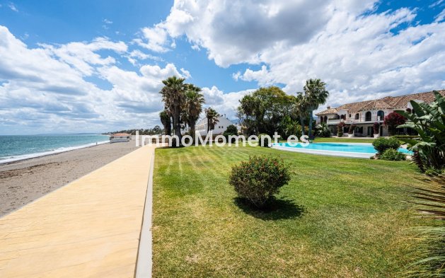 Resale - Villa - Estepona - Estepona Centro