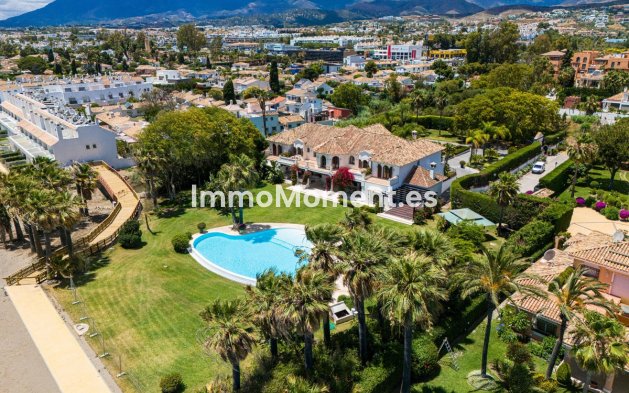 Resale - Villa - Estepona - Estepona Centro