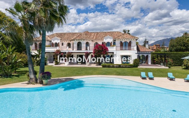 Resale - Villa - Estepona - Estepona Centro