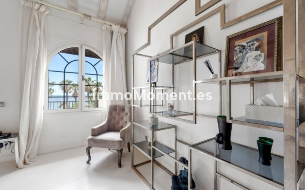 Resale - Villa - Estepona - Estepona Centro