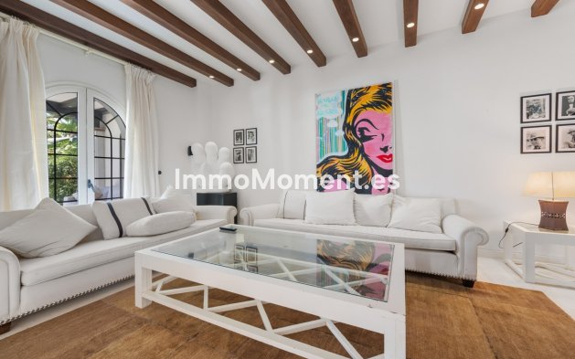 Resale - Villa - Estepona - Estepona Centro