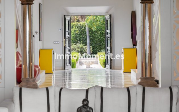 Resale - Villa - Estepona - Estepona Centro