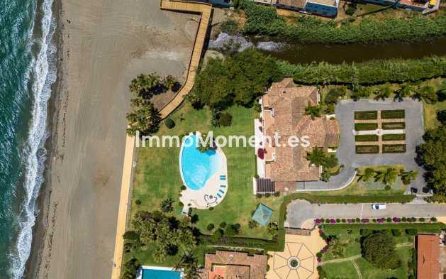 Resale - Villa - Estepona - Estepona Centro