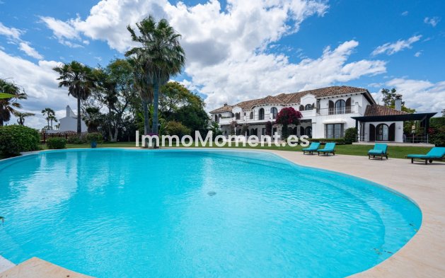 Resale - Villa - Estepona - Estepona Centro