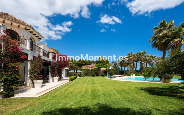 Resale - Villa - Estepona - Estepona Centro