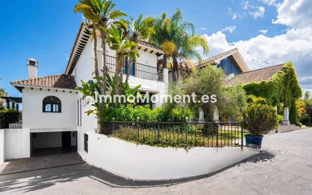 Resale - Villa - Estepona - Estepona Centro