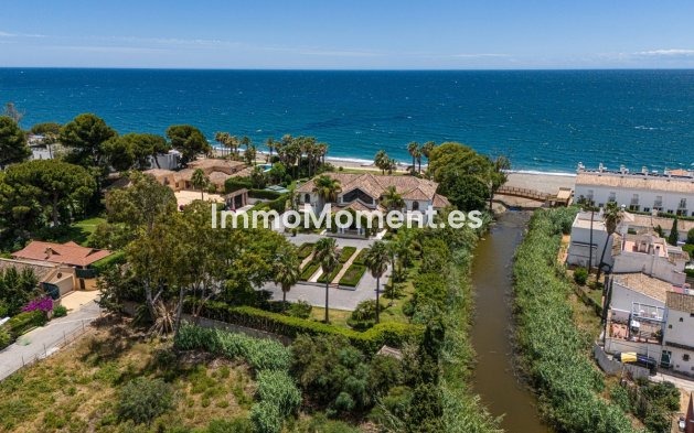 Resale - Villa - Estepona - Estepona Centro