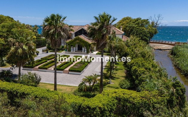 Resale - Villa - Estepona - Estepona Centro