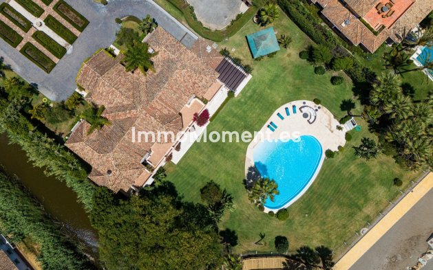 Resale - Villa - Estepona - Estepona Centro