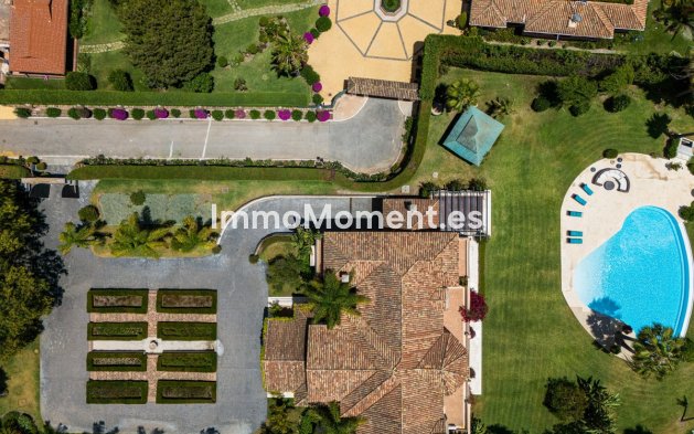 Resale - Villa - Estepona - Estepona Centro