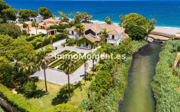 Resale - Villa - Estepona - Estepona Centro