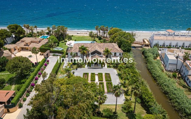 Resale - Villa - Estepona - Estepona Centro