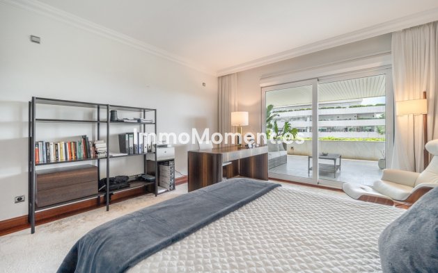 Wiederverkauf - Wohnung - Marbella - Puerto Banús